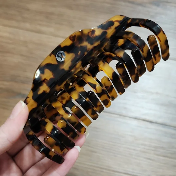 Lululemon Hair Clip - Picture 1 of 2